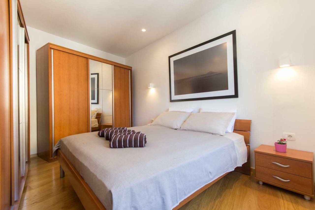 Appartment In Center With Parking Πούλα Εξωτερικό φωτογραφία
