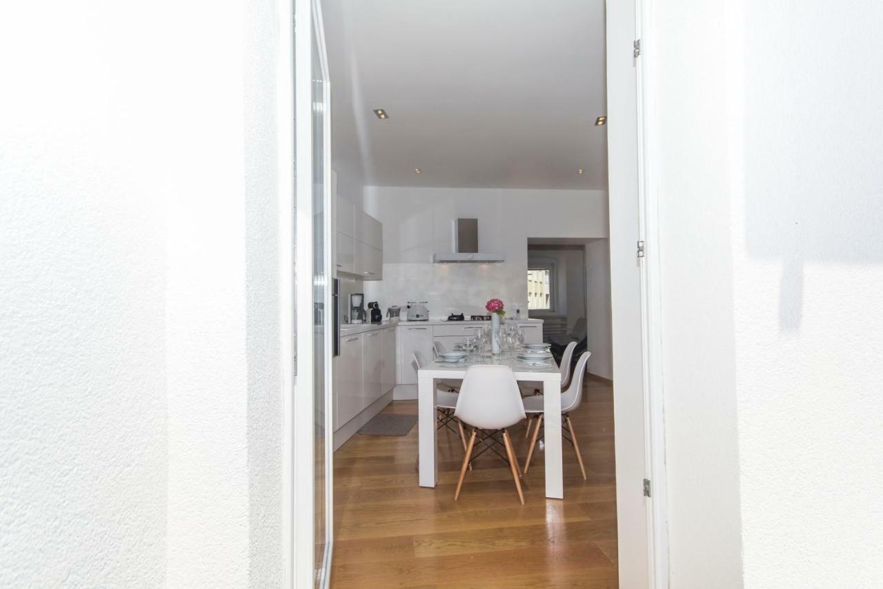 Appartment In Center With Parking Πούλα Εξωτερικό φωτογραφία