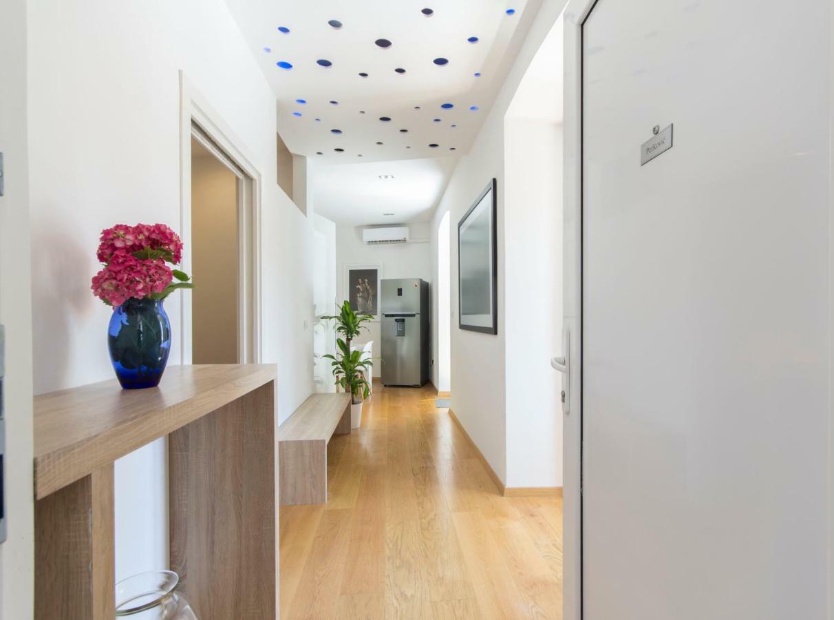 Appartment In Center With Parking Πούλα Εξωτερικό φωτογραφία